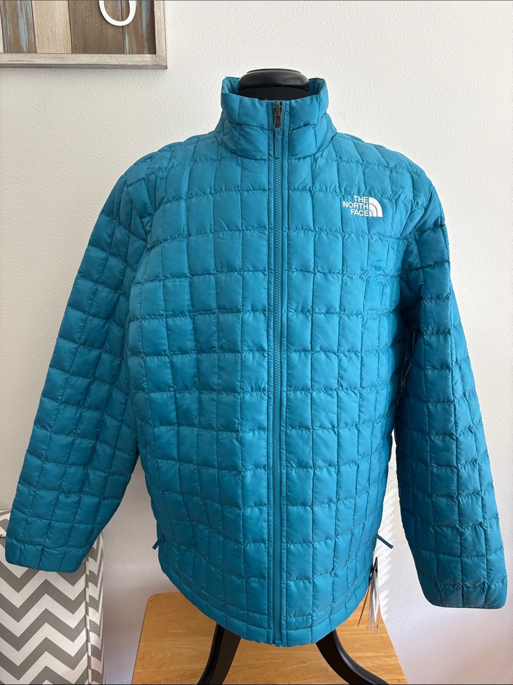 The North Face NWT Thermoball Teal Puffer Jacket Size XL